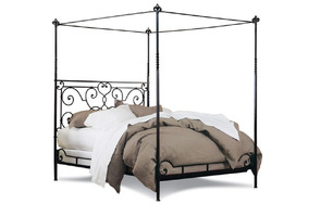 Florentine canopy bed – open footboard