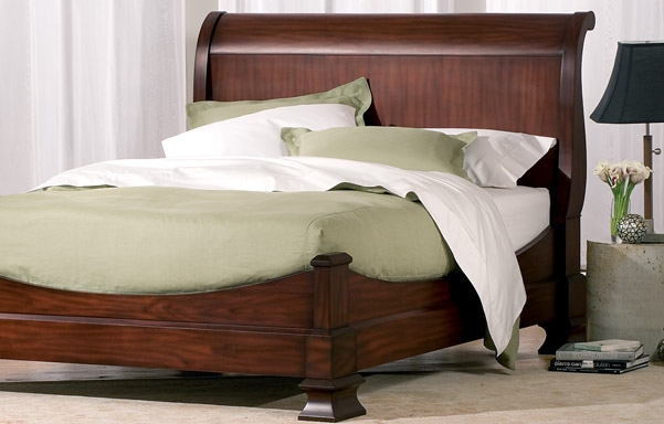 Hamilton sleigh bed – room view