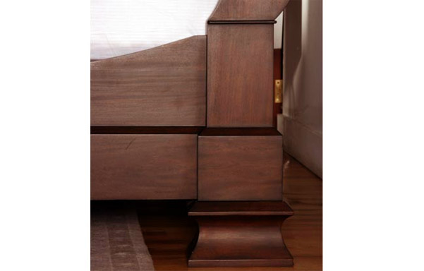 Hamilton mahogany sleigh bed – rail details