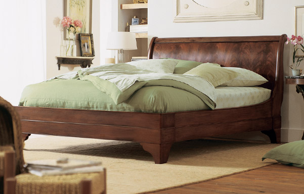 Stratford flame mahogany sleigh bed