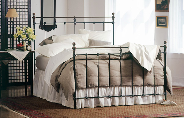 Newfield Queen high-foot bed in Wrought Iron with Antique Brass