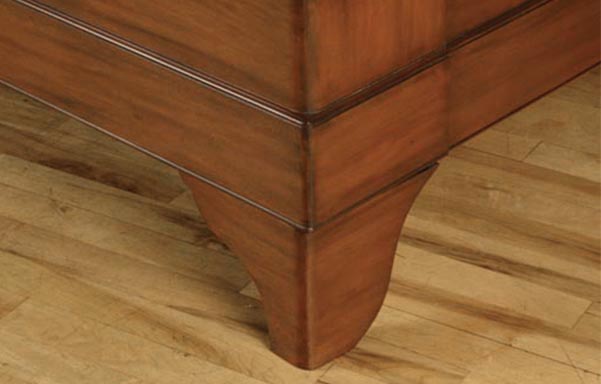 Stratford sleigh bed footboard detail
