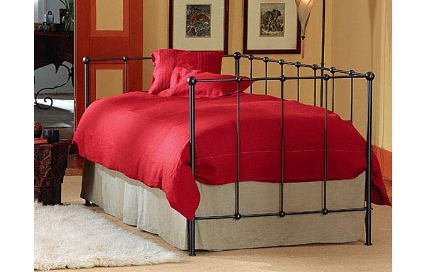 Lloyd wrought iron daybed room setting