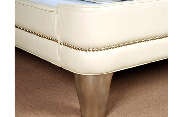 Wing white leather footboard details
