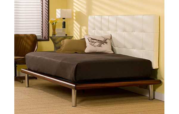 Mies daybed – tiger mahogany with white leather backrest
