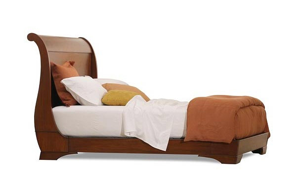 Sleigh queen size platform bed – medium mahogany
