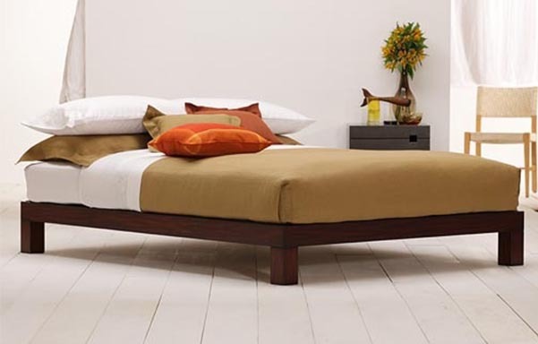 Madera queen platform bed in Dark Brown Mahogany