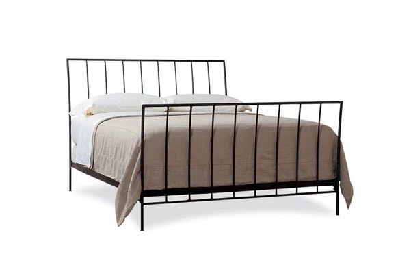 Milan bed with high footboard
